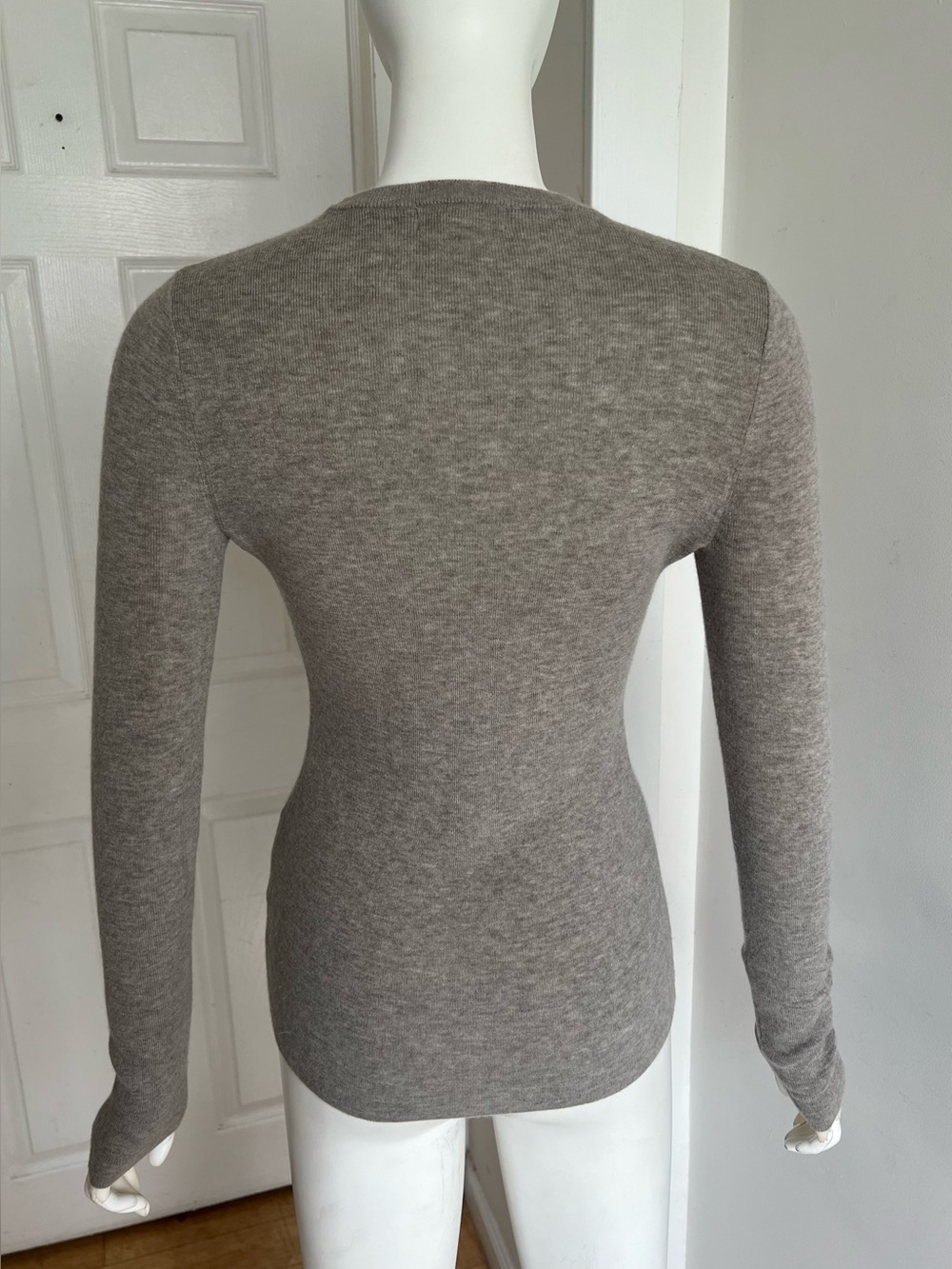 H&M Womens Premium Quality Sweater Greige Grey Cashmere Wool Jumper Top Size M - Picture 7 of 9
